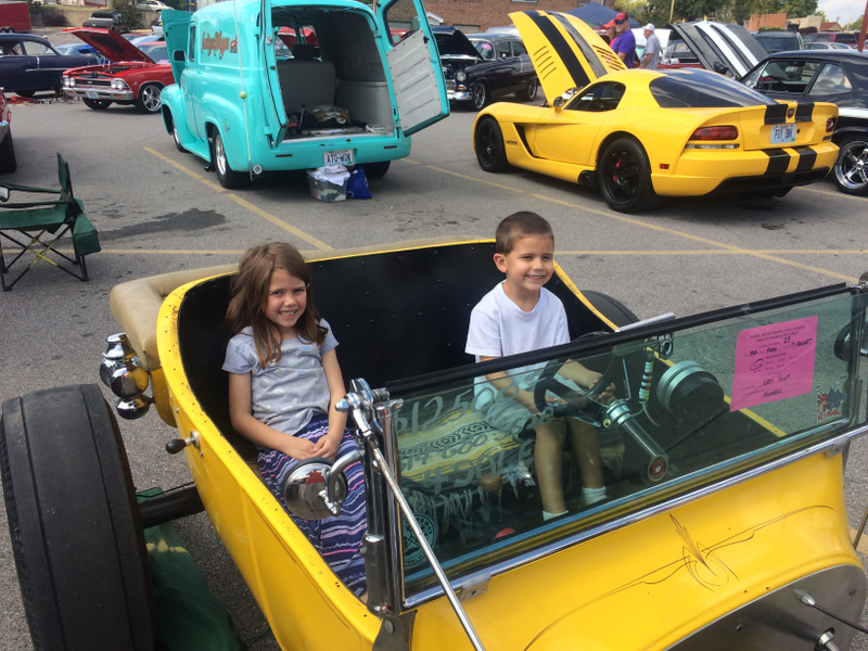 Illustration for article titled On the way home from hardware store: CAR SHOW->